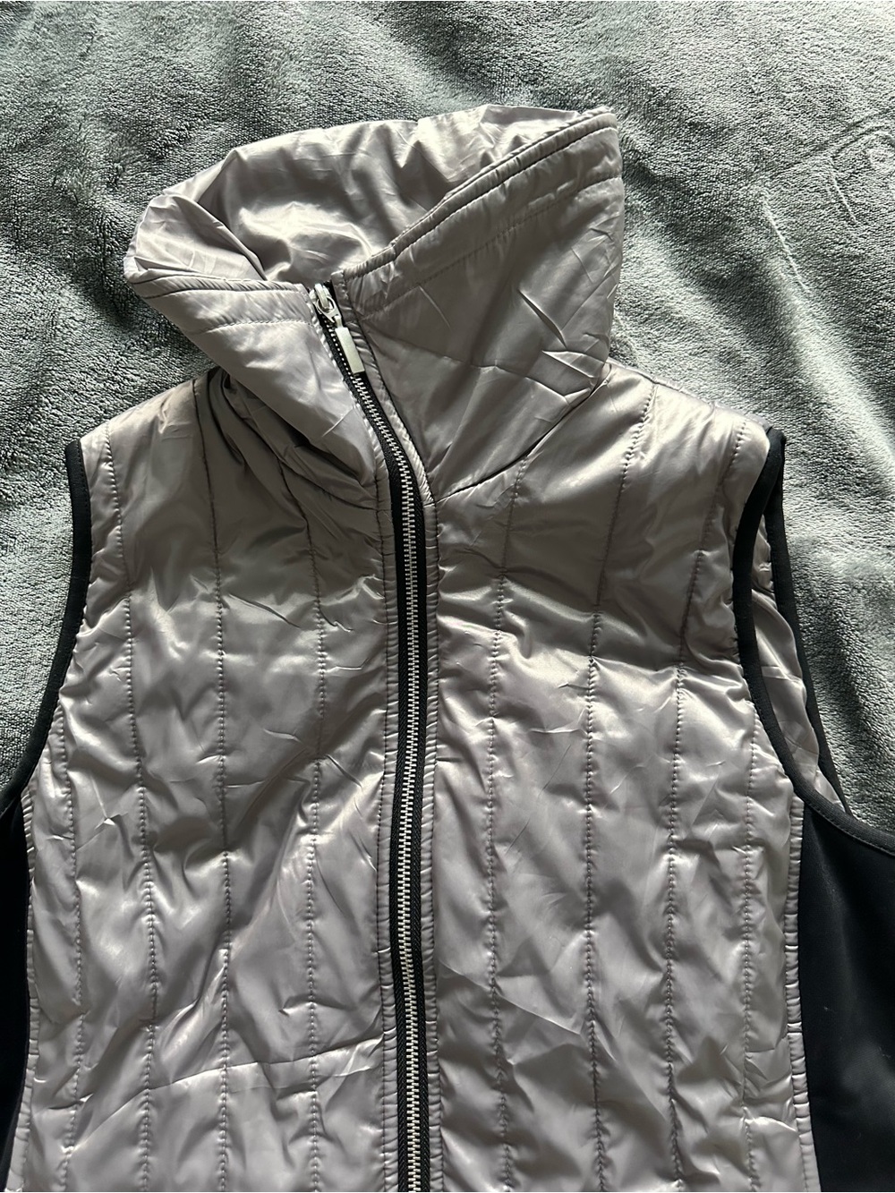 Zenergy by Chico’s Quilted Puffer Vest Size 0 Silver Gray Black Full Zip - Picture 7 of 14